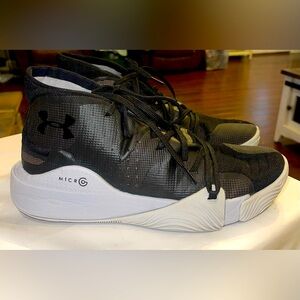 Men’s Under Armour Anatomix Spawn 8.5 mid Black grey shoe